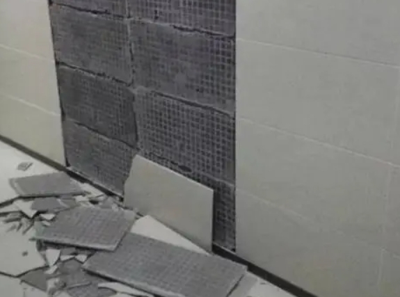下花园瓷砖空鼓维修公司分享下下花园墙砖松动维修的知识